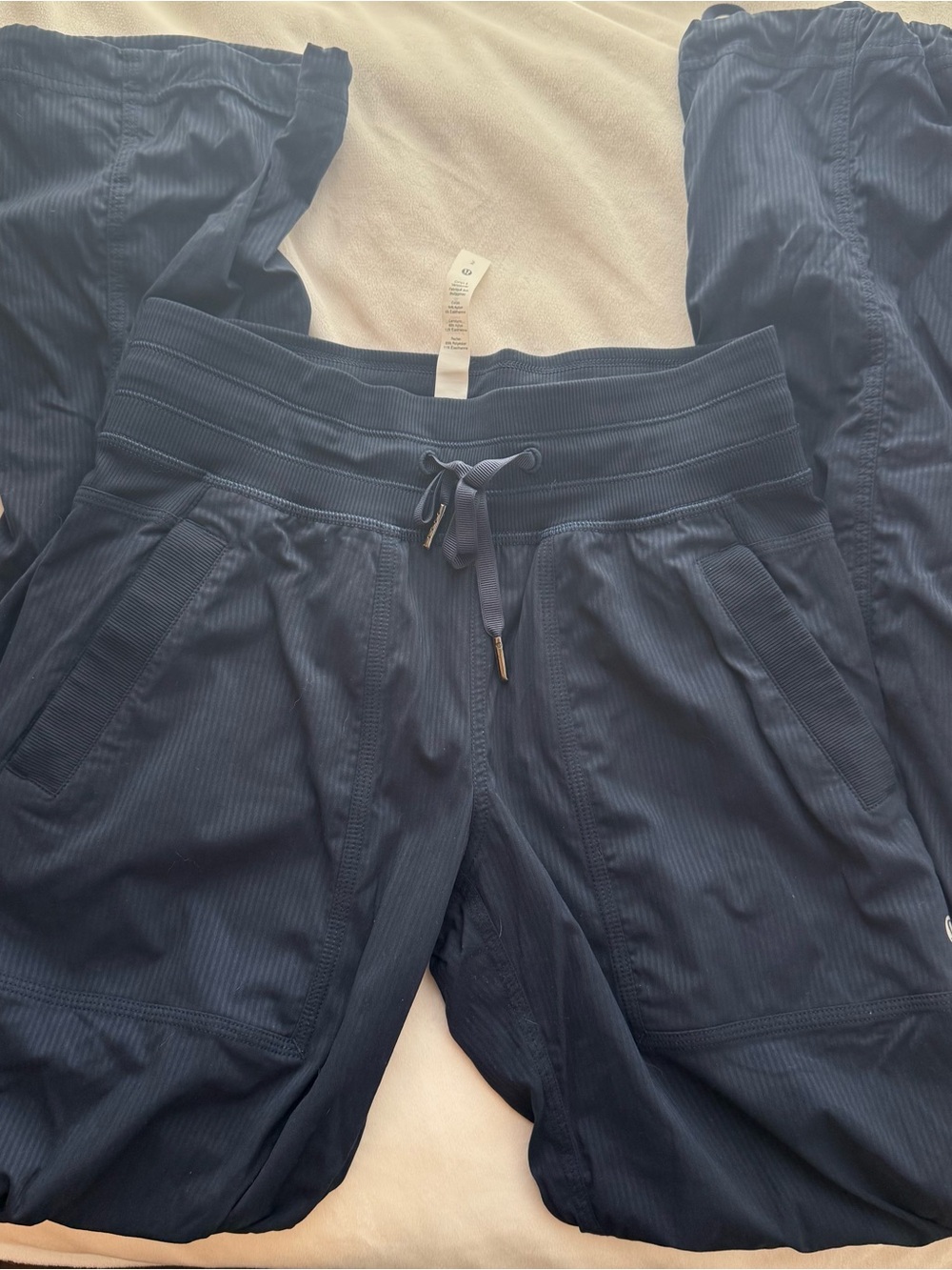 EUC Lululemon Dance studio pants size 2 - Picture 3 of 3